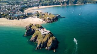8 Coach House - Eaves Room - Tenby - 8