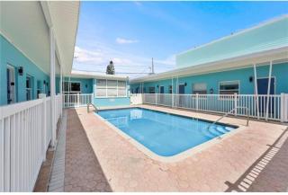 Oceanviews with Pool and Walk to Johns Pass - 5