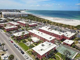 2 BR Beachside Condo with Pool in St. Pete Beach - 3