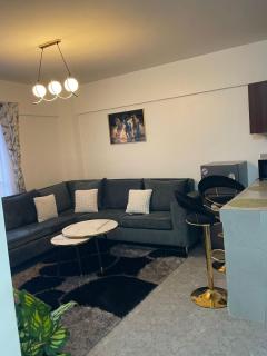Luxe Homes - 8