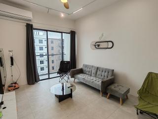 Heartnest Homestay Aston Acacia - 8