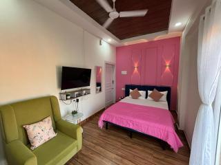 Blush - Tiny Studio - by BeauMonde Studio - 2
