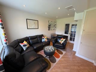 Spacious two bedroom ground floor apartment with free parking - Meriden Solihull - Close to NEC - 3