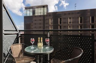 Classic 2 Bedroom City Centre Flat, near Bull Ring - 3