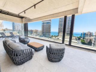 PEARL Premium Suite - 150m Beach & Free Parking - 8