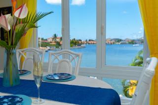 Remedy Harbour Seaview Apartment - 9