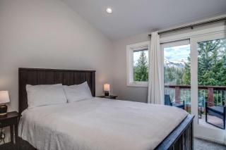 3BR with Mountain Views on FREE Bus Line - 7
