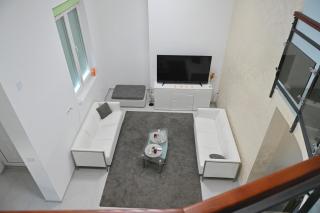 Luxury Duplex with Private Jacuzzi Free Parking - 4