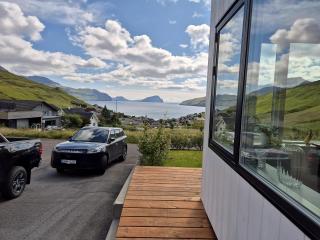 Panoramic Fjord Views in Modern Kvivik House - 8
