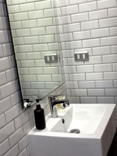 Omili Haus - Boutique Hostel & Cafeteria - 2