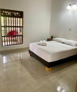 Apartamento Amplio con Excelente Ubicación en Laureles - 8