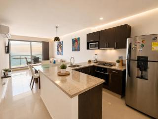 Oceanfront 2BR with Balcony near Walled City - 5