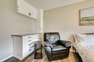 Golf, Fish & Explore: Updated Unit in Oakland City - 3