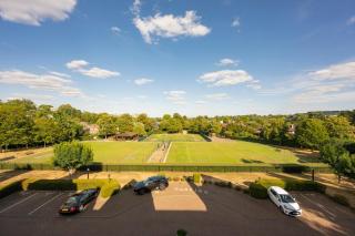 Elegant Castle-Style apartment in Wimbledon - 9
