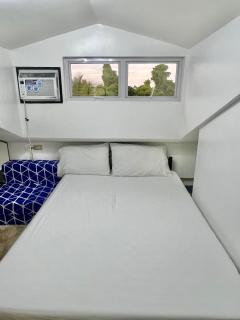 J&D Fully-Aircon 400mbps Parking 6pax - 8