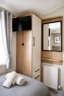 The Big Dune Lodge - Sleeps 8, Decking, Parking - 2