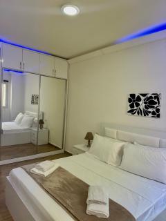 Meli Homes 1 Bedroom Sea View 30 Steps to Beach - 7