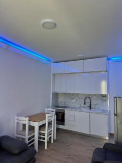 Meli Homes 1 Bedroom Sea View 30 Steps to Beach - 5