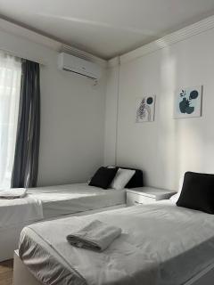 Meli Homes 1 Bedroom Sea View 30 Steps to Beach - 1