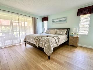 Siesta Key Beach Retreat, Pool, Spa & Tennis Villa - 7