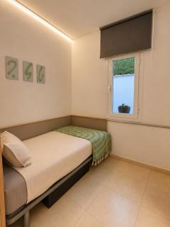 Junto a calle Alcalá, con terraza privada - 2