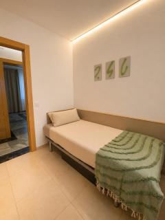 Junto a calle Alcalá, con terraza privada - 3