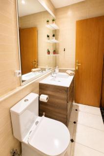 Junto a calle Alcalá, con terraza privada - 5