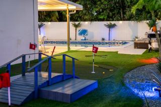 Resort-Style Miami Home Pool Sauna & Jaccuzi - 9