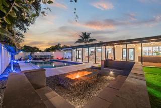 Resort-Style Miami Home Pool Sauna & Jaccuzi - 7