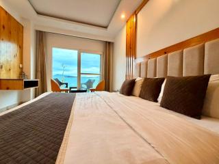 Pine View Luxury Resort With Mountain View & Premium Rooms Mussoorie - 9