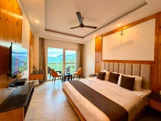 Pine View Luxury Resort With Mountain View & Premium Rooms Mussoorie - 6