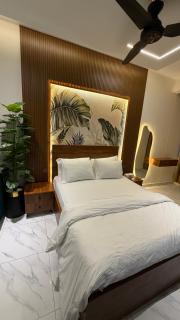 Premium Suites Zamzama - 5