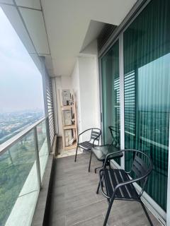 Hillcrest House with private elevator - 3