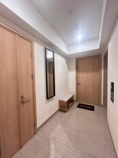 Hillcrest House with private elevator - 2