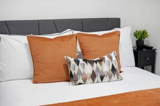 Contractor Teams, Family stays, free parking - 6