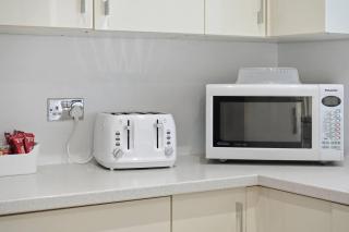 Contractor Teams, Family stays, free parking - 1
