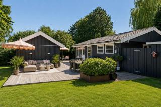 Nordic Beach Retreat Near Dronningmolle Beach - 0