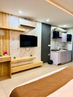 Alpine Aura Cozy Studio in Rajpur - 3