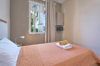 Bayfront Apartment Grand Baie Waterfront Pool Central Location - 5