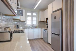 Bayfront Apartment Grand Baie Waterfront Pool Central Location - 4