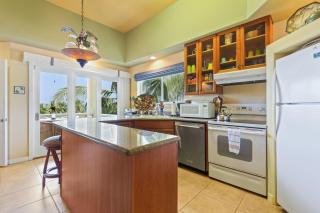 Kahaluu Beach Villas 303 - 7
