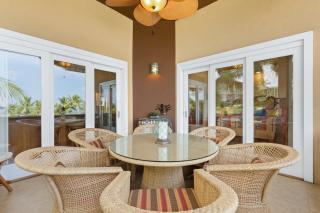 Kahaluu Beach Villas 303 - 4