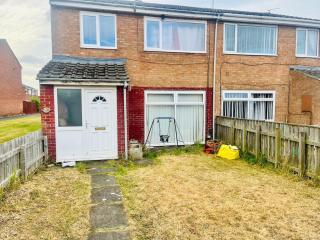3 Bedroom Modern and Spacious Home Free Parking and WiFi - 9