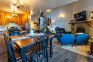 Heavenly Vista Lago Lake View - Luxury Ski-In-Ski-Out Retreat with Stunning Lake Views - 3