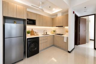 Trizen Colombo Luxury Smart Apartment at 50th Floor with Breathtaking Views - 9