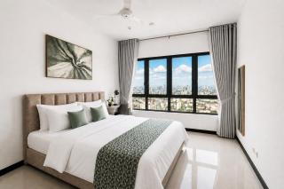 Trizen Colombo Luxury Smart Apartment at 50th Floor with Breathtaking Views - 1