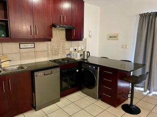 Modern Comfort at Oyster Walk - 8