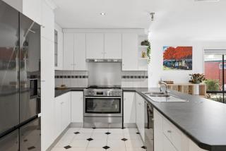 Adelaide North Luxury Villa - 4BR Family Retreat - 9