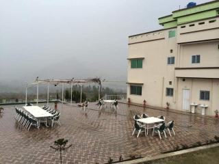 Hill View Hotel & Restaurant - 1