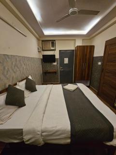 Knights inn - 1